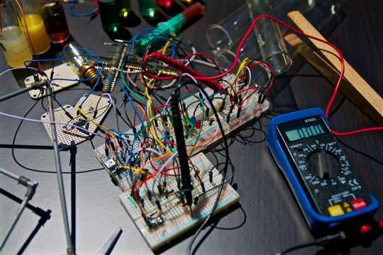 Online-Casinos und die Elektronik-Hobbykultur